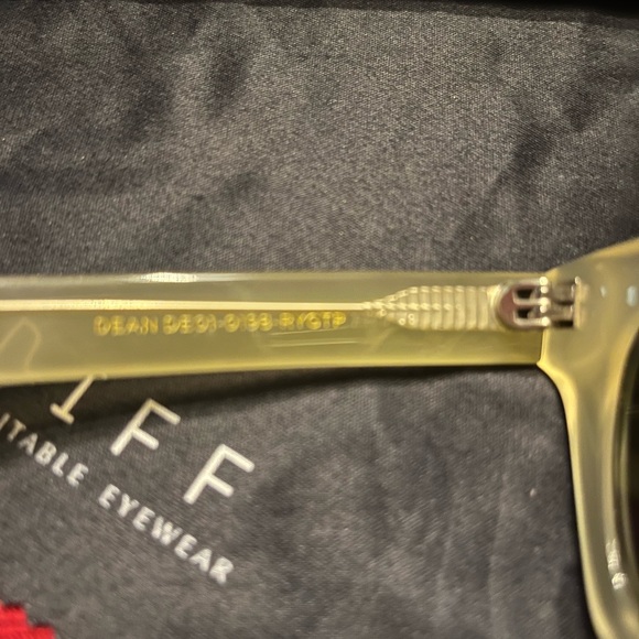 DIFF Platinum Crystal G15 Polarized Sunglasses - Picture 5 of 10